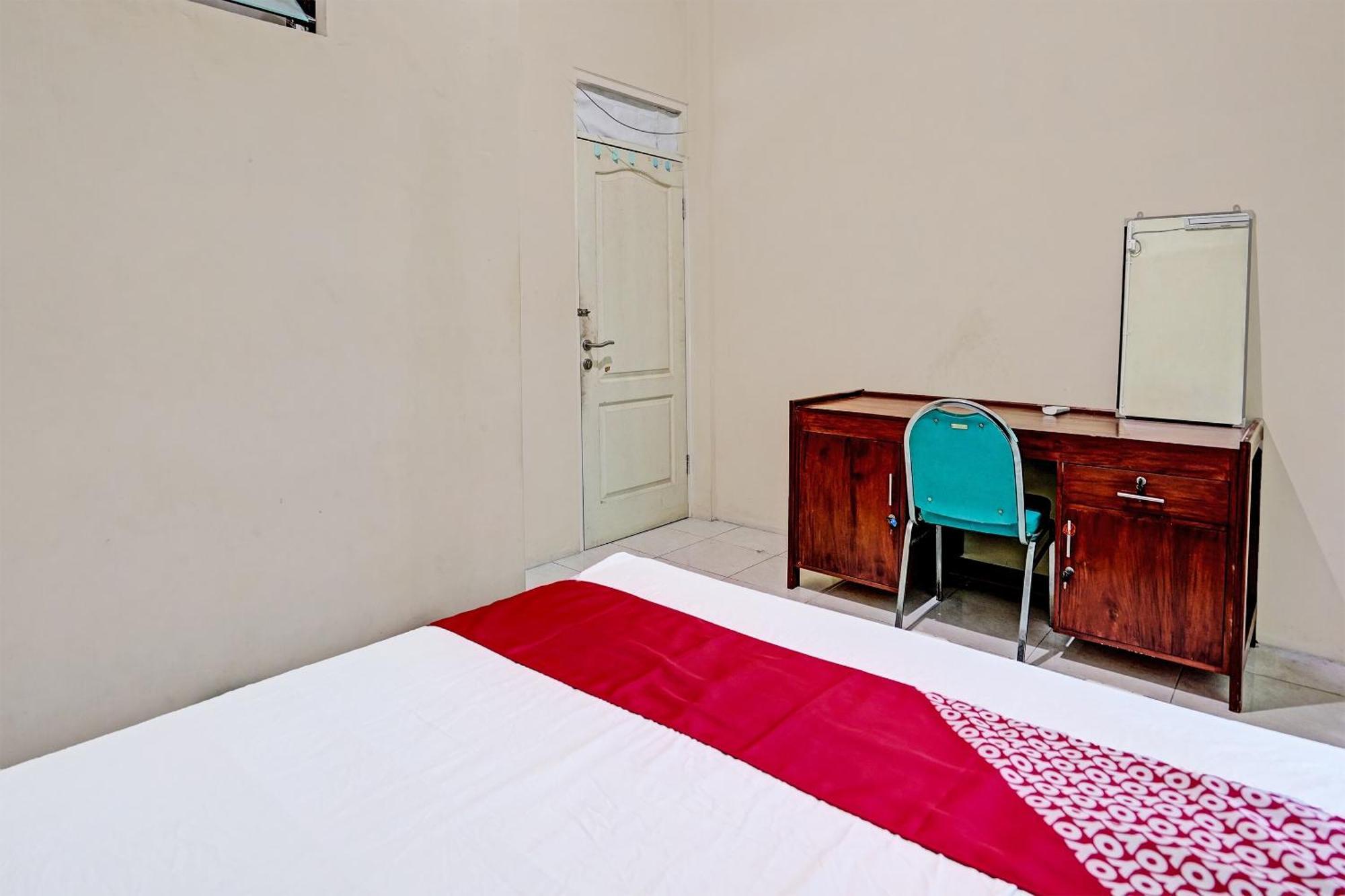 Oyo 91572 Kost Esklusif Barokah 호텔 파수루안 외부 사진
